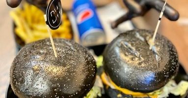 Black and white burger halal à Toulouse