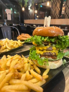 Les meilleurs restaurants halal à Voiron : notre sélection 1 L'un des restaurants halal à Voiron "Le signature de Bône"